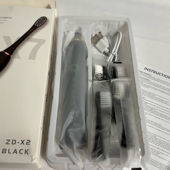 (1) X-2 Sonic Electric Toothbrush Black Rechargeable 4 Brush Heads New - Picture 11 of 11